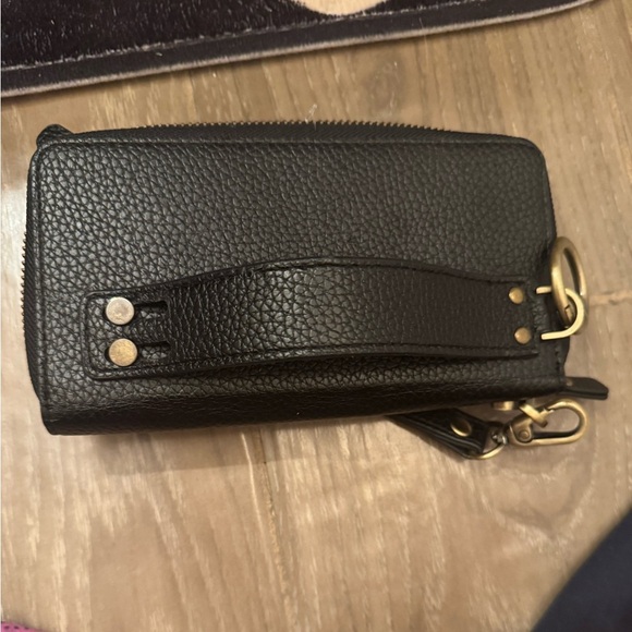 Black Leather zip around wristlet Walt with plenty of space - Picture 3 of 11